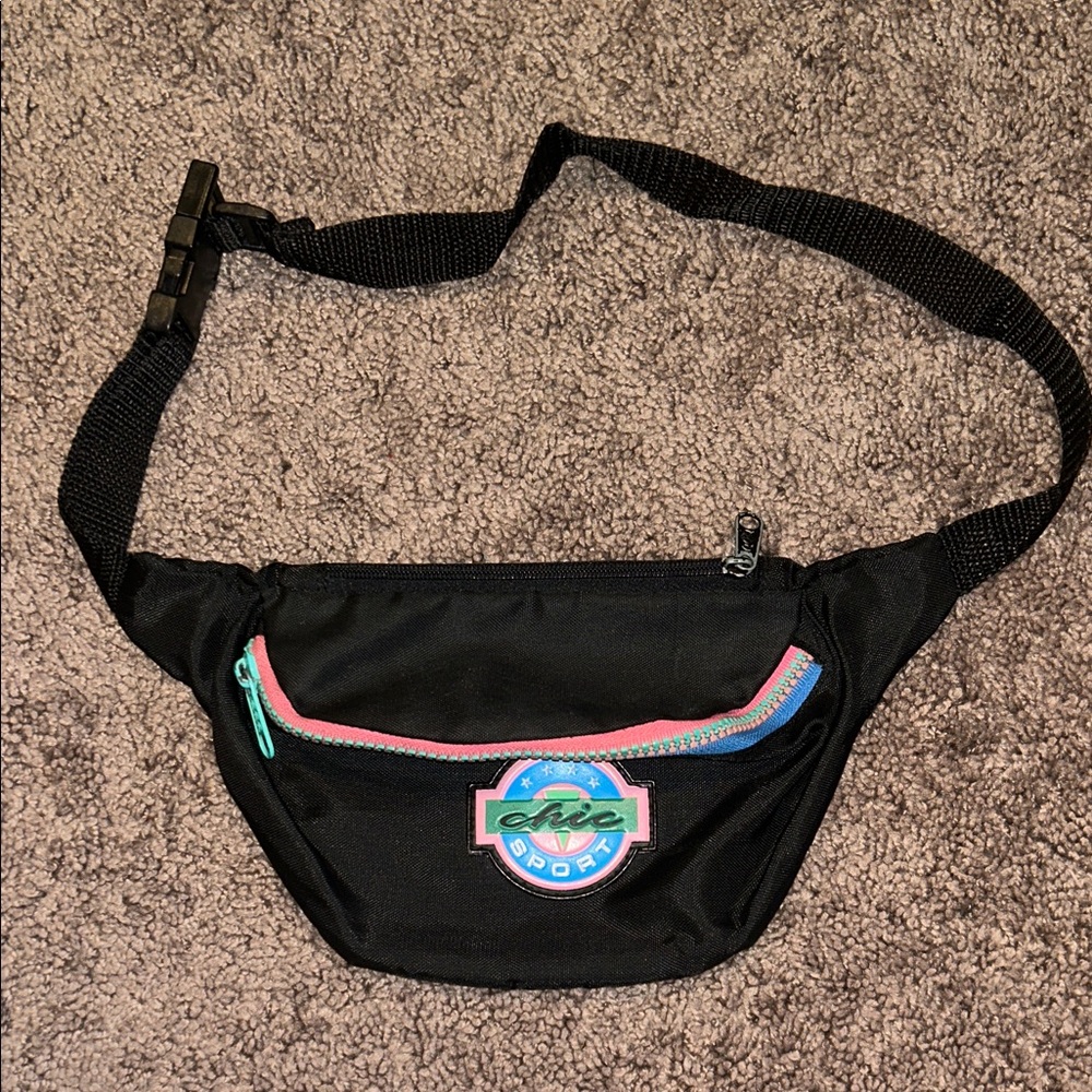 Vintage Chic sport black nylon Fanny pack